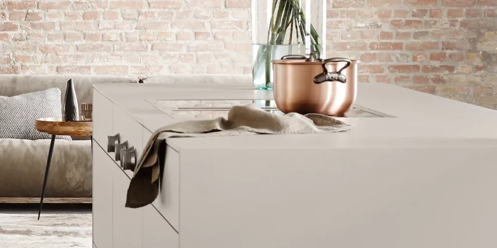 imgi_10_bulthaup-b3-kueche-kochen-kochstelle-herd-topf-kuecheninsel