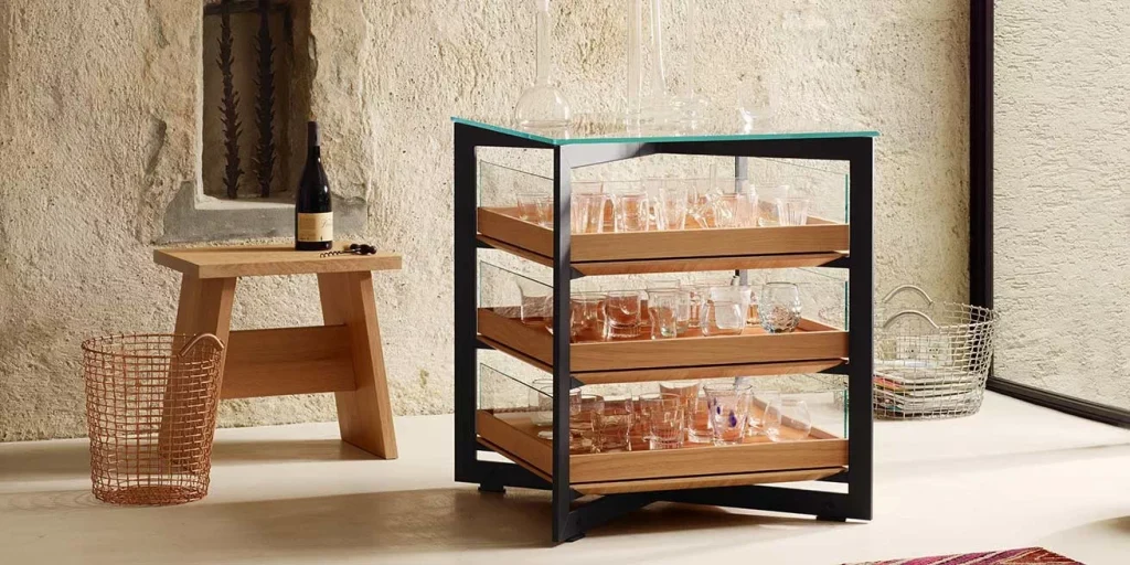 imgi_54_bulthaup-produkte_b-solitaire_regal-glas-schubladen-bar-steinwand_braun-schwarz